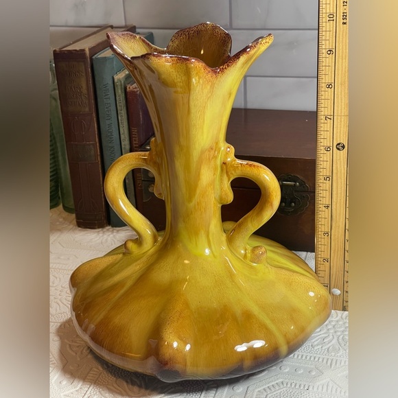 Vintage MCM Blue Mountain Pottery 2 Handle Vase Glossy Yellow & Brown Glaze - Picture 13 of 16